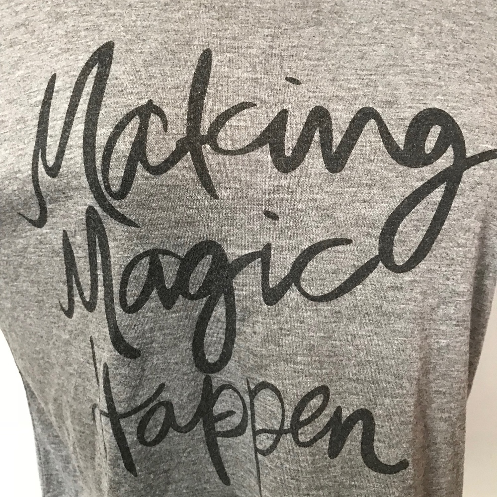T-Shirt - Picture 2 of 4